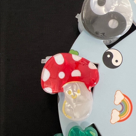 Piper K | Kids Fun &Whimsical Hair Clips 🌈🍀😊 - Picture 9 of 10